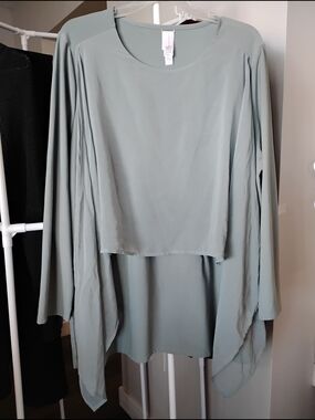 Wynne Layers Women Flowy Sea Mist Green Over Layered Front Long Sleeve Tunic Top